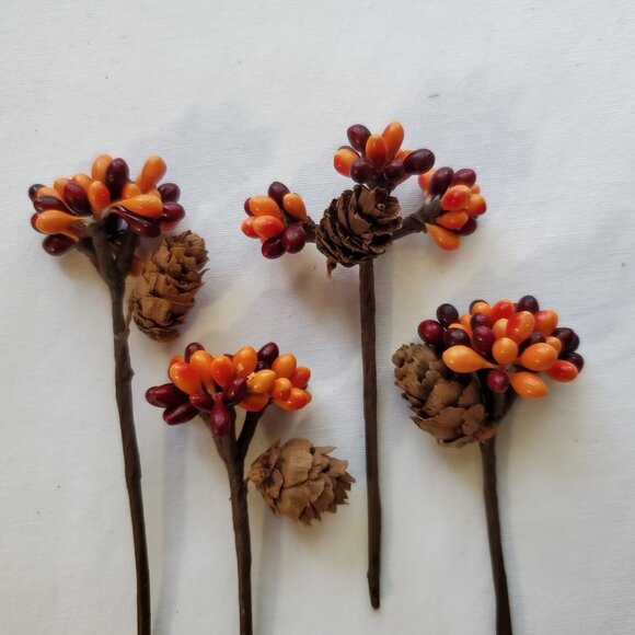 Fall / Autumn Pip Berry Cluster - 4.5" Stem with Pinecone – Set of (4) - Picture 3 of 4